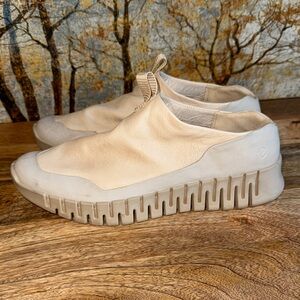 Ecco Gruuv Cream Slip-On/Mules Athletic Sneakers size 41 (10-10.5)